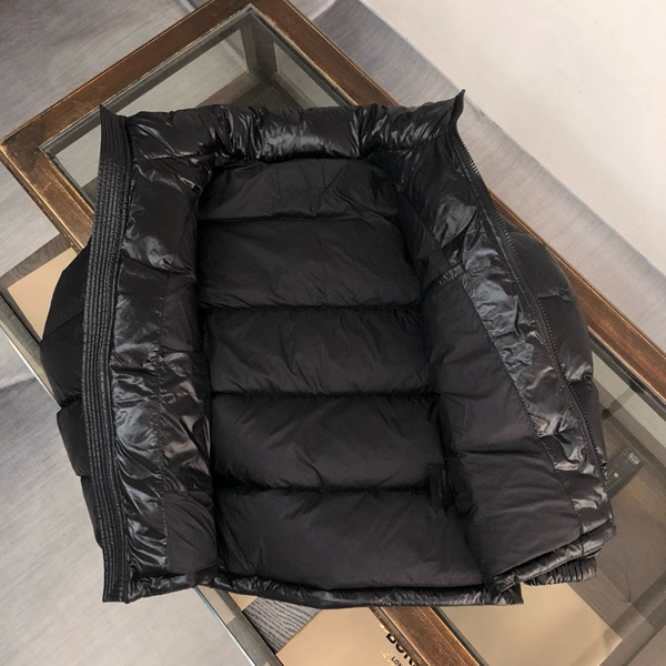 ハイクオリティダウンジャケット角部分ディテール